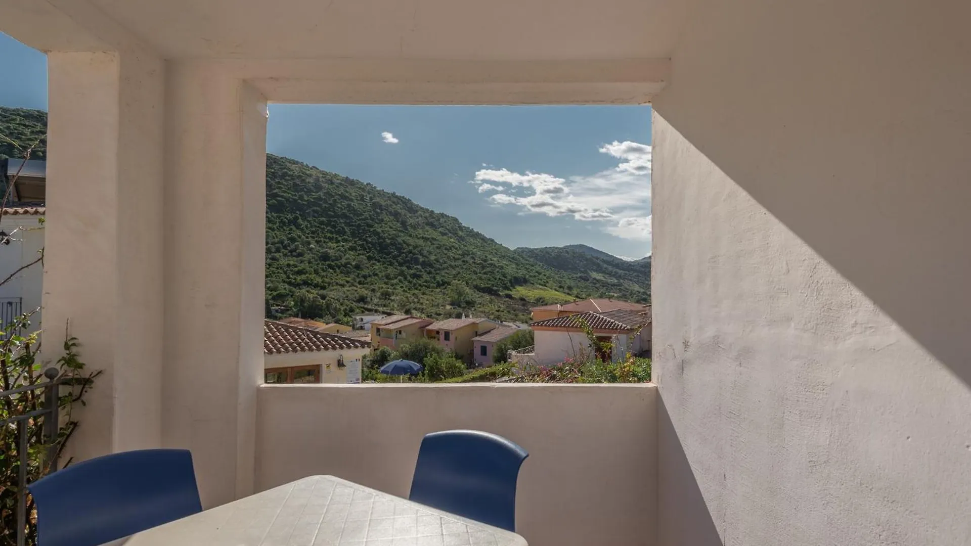Apartment Stunning Residence Bouganvillage Bedroom Sleeps 4 Child No1314 Tanaunella Italy
